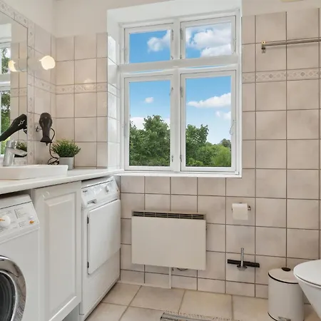 2 Bedroom Pet Friendly In *