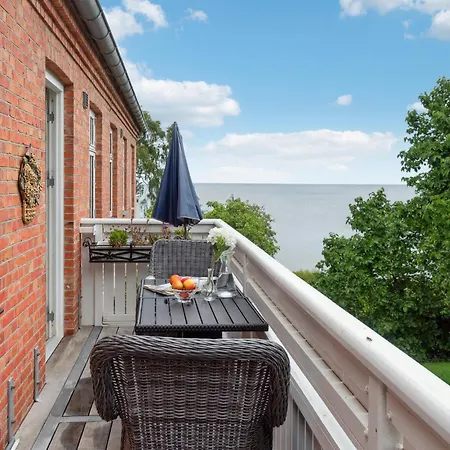 2 Bedroom Pet Friendly In *
